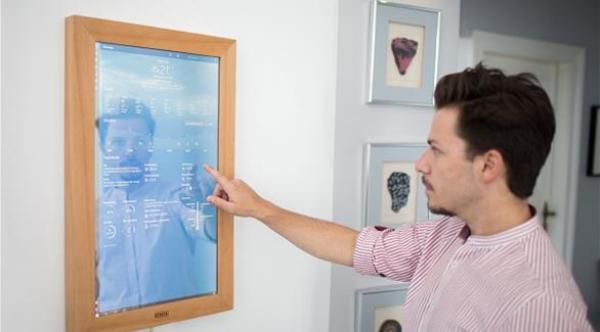 كمبيوتر خشبي شاشته مرآة