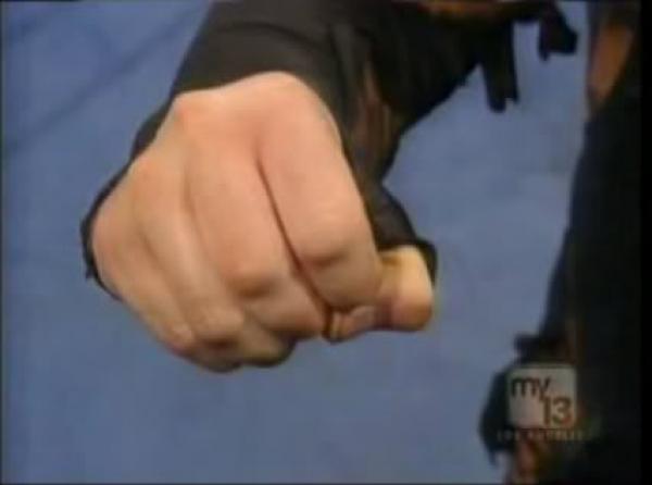 اليوسفية: باشا مدينة الشماعية يوجه لكمة إلى حارس عام مؤسسة إعدادية ويرديه أرضا