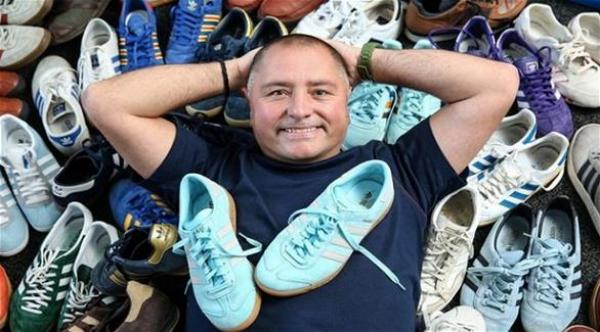 بريطانية تخير زوجها بينها وبين أحذية أديداس