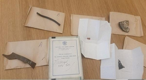 اكتشاف قطع من طبق فضائي منمنم في علبة سجائر