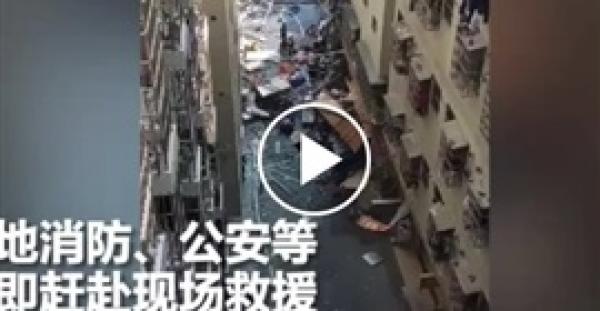 لحظة انفجار أنبوبة غاز داخل مطعم للوجبات السريعة