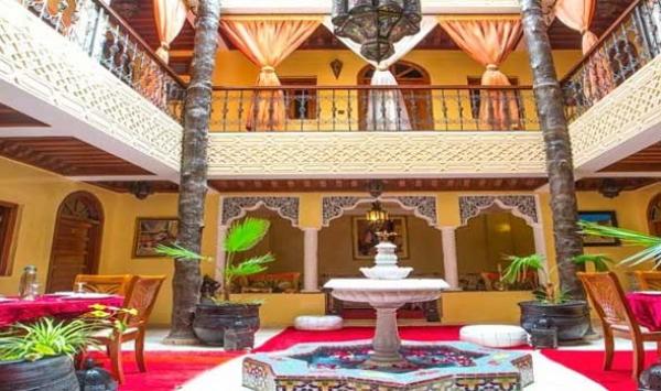 بريطاني يرعب نزلاء دار ضيافة بمراكش بعدما خرج عليهم حاملا سيفا