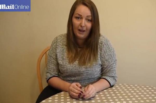 بالفيديو: بريطانية تعاني من "الحازوقة" 100 مرة في اليوم