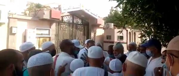 معتمرون مغاربة عالقون بالمملكة العربية السعودية..