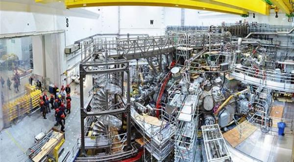 ألمانيا: علماء يخترعون شمساً اصطناعية للحصول على طاقة أبدية