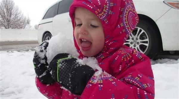 هل يُمثل أكل الثلج خطراً على الصحة؟