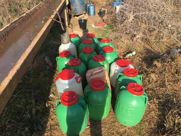 ضربة صحيحة... الأمن يداهم معمل سري لصنع الماحيا ويعتقل 5 مروجين وهذا ما تم حجزه