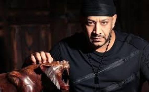 المطرب المصري "كاريكا" يعتذر للملك محمد السادس عن أغنية مثيرة للجدل