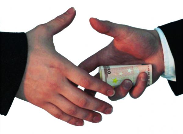 ابتزاز مالي يجر رئيس جماعة وتقني للتحقيق بخريبكة