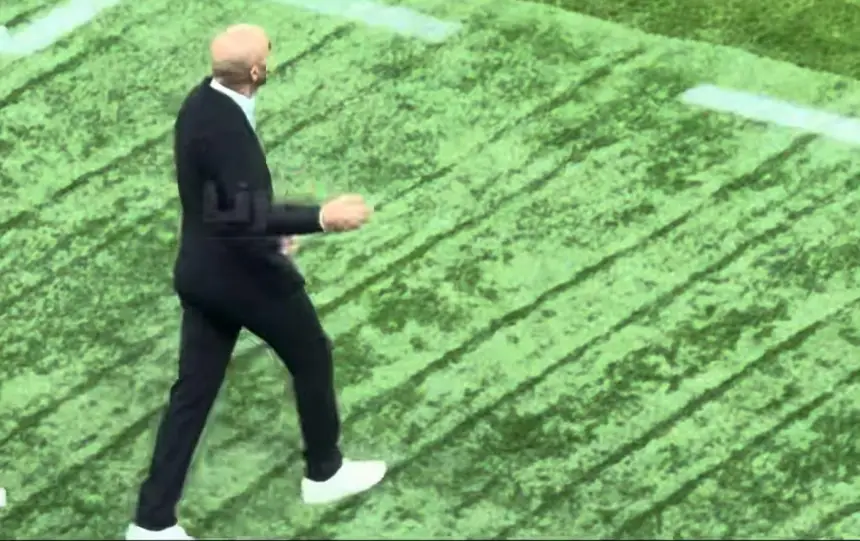 تحركات وليد الركراكي في الشوط الأول من مباراة الكاميرون