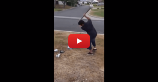 أب يلقن إبنه درساً قاسياً بعد تدني مستواه الدراسي