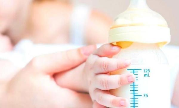 علماء يكتشفون  خطرا في لبن الأم يهدد الرضع