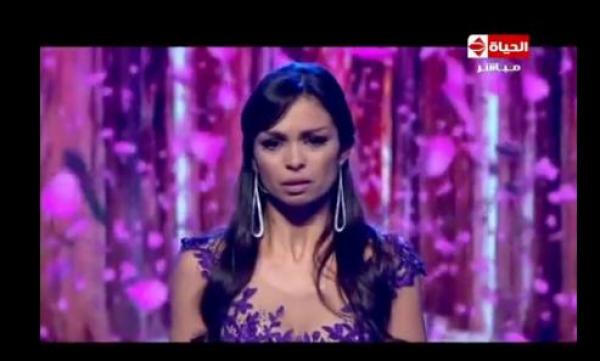 المغربية كوثر بودراجة تبكي لجنة تحكيم "مذيع العرب"
