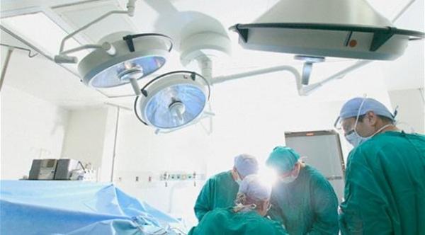  تم إيثاف العملية حالما اكتشف الجراحون أنه على قيد الحياة 