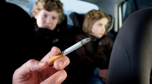 بريطانيا تمنع التدخين في السيارات التي بها أطفال