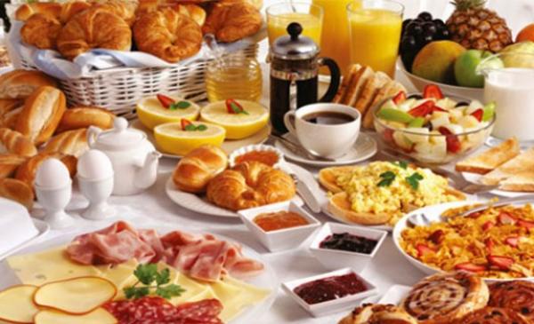 ما هي الأطعمة التي يجب أن لا تتناولها في الصباح؟