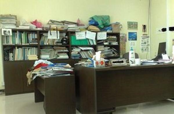 الحكومة تطلق موقعا للتبليغ عن غياب الموظفين في القطاع العام