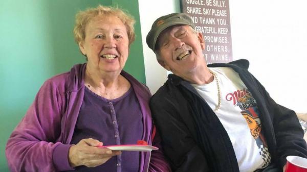 بعد زواج دام 47 عاماً... أميركيان يموتان في نفس الساعة بفيروس كورونا