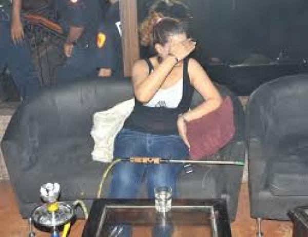 الدار البيضاء : ضبط شاب وفتاة متلبسين بممارسة الجنس داخل مقهى للشيشة