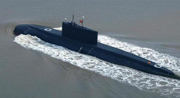 بالفيديو...الجزائر تحاول إرهاب المغرب بغواصة متطورة روسية الصنع تحمل اسم "الثقب الأسود"