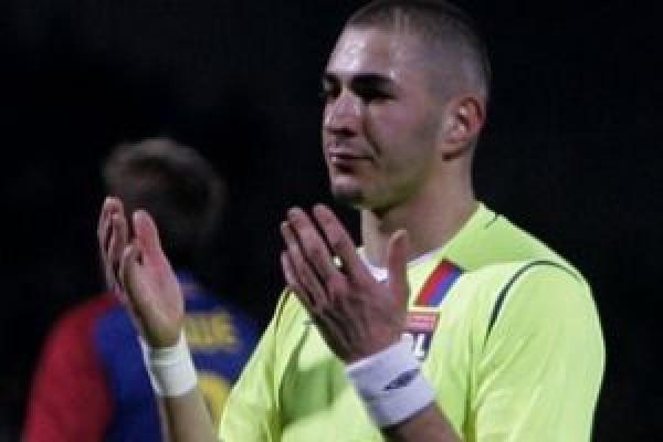 كريم بنزيمة يتبرع بـ 3 مليون يورو لبناء مسجد في فرنسا