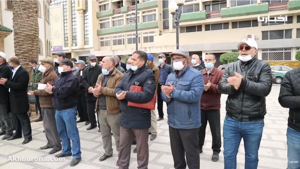 فيديرالية الشغل تنظم وقفة دفاعا عن الكرامة