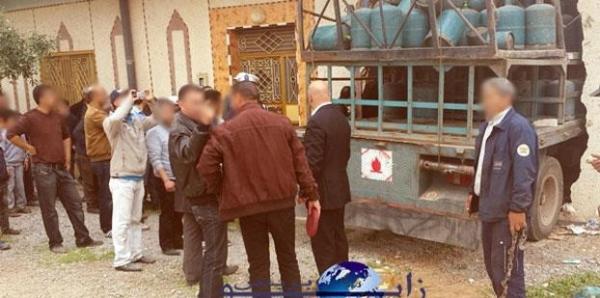 بالفيديو ... شاحنة لنقل قنينات الغاز تصطدم بمنزل في زايو مخلفة 3 جرحى