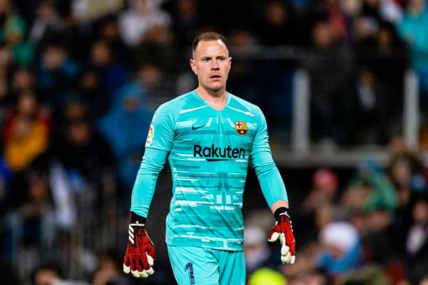 تأجيل تجديد عقد "تير شتيغن" مع برشلونة