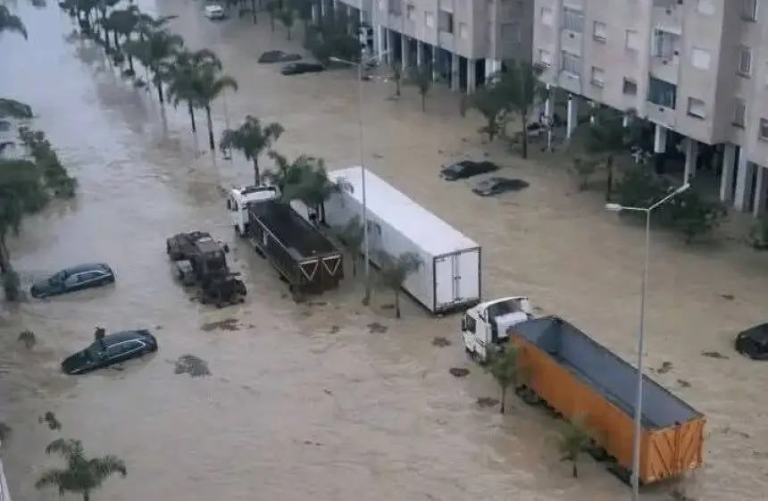 القوات العمومية تستعين بأحدث المعدات في سباق مع الزمن لإنقاذ المحاصرين بفيضانات القصر الكبير