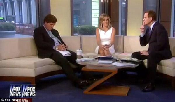 بالصور والفيديو... ضيف فوكس نيوز يغفو أثناء البث الصباحي الحي