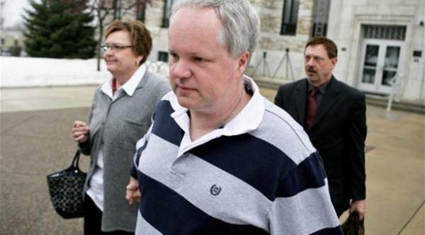 التحريض على الانتحار عبر الإنترنت ليس جريمة  بحسب قرار محكمة أمريكية