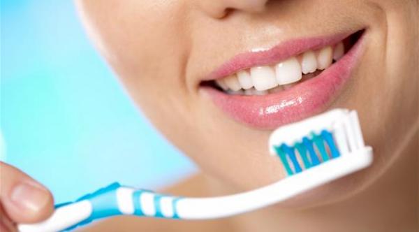 أكثر العادات السيئة ضرراً للأسنان