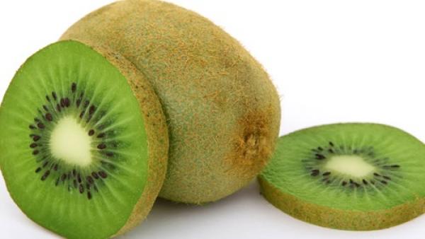 3 فواكه على مائدتك في العيد لحماية جهازك الهضمي