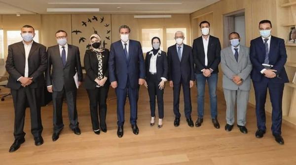 أخنوش يستقبل وفدا من المتمردين على "البيجيدي" ويلحقهم رسميا بحزب "الحمامة"