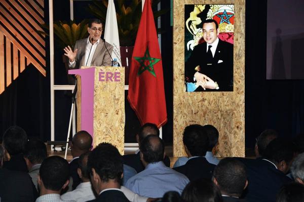 رئيس الحكومة يتعرض لكسر على مستوى رجله اليسرى (صورة)