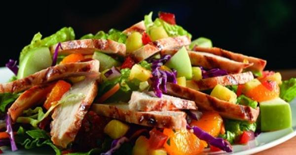 سلطة الدجاج بالفواكه