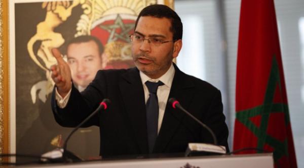 الخلفي يتحدث عن خلفيات استهداف الجزائر للملك محمد السادس، والهدف منه