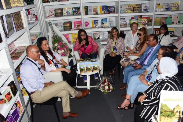 "في عمق الشرق" للروائية بديعة الراضي ...نص رحلي يسافر بالقارئ إلى الشرق