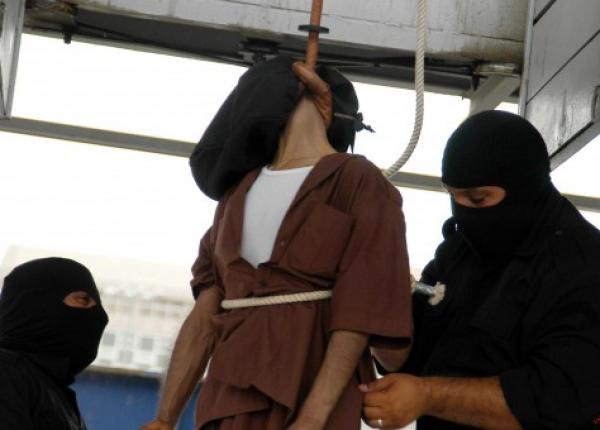 “الإعدام” لسائق سعودي إغتصب معلمة وابتزها بصور خليعة