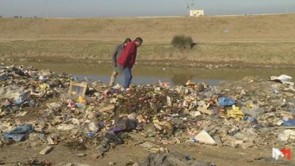 نفايات طبية بدماء المرضى ترمي بشكل عشوائي