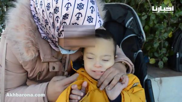 وديع طفل من ذوي الإحتياجات الخاصة تأخر نموه وتوفي والده وأمه تناشد المحسنين للوقوف إلى جانبه