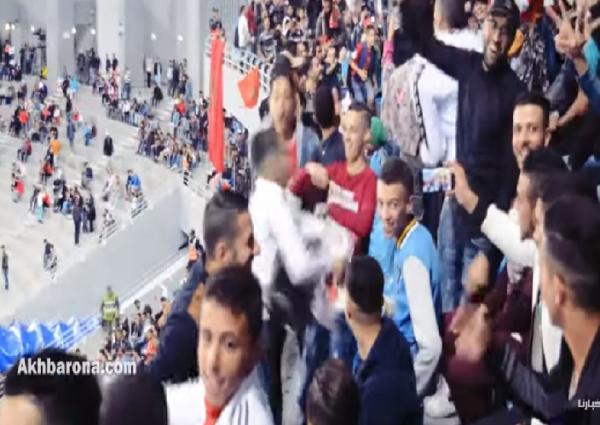 الشطيح والنشاط في المدرجات رغم خسارة المنتخب أمام الغابون