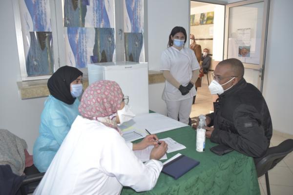 المغرب يُلقح أزيد من 200 ألف مواطن باللقاح المضاد لفيروس كورونا