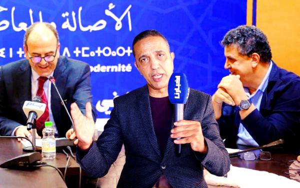 بالفيديو: "الزرايدي" يكشف كواليس "لقاء المصالحة" بين "وهبي" و "بنشماس" ويؤكد أن "البام" سيتصدر نتائج "الانتخابات" المقبلة