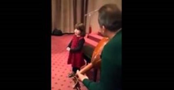 بالفيديو.. طفلة تغني «أنا لسه صغيرة» لـ «سعاد حسني» بطريقة مذهلة