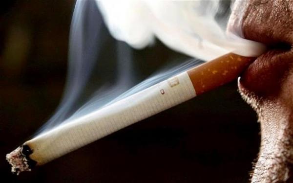 بسبب سيجارة.. النيران تلتهم نادل مقهى و نقله بين الحياة والموت الى الدار البيضاء