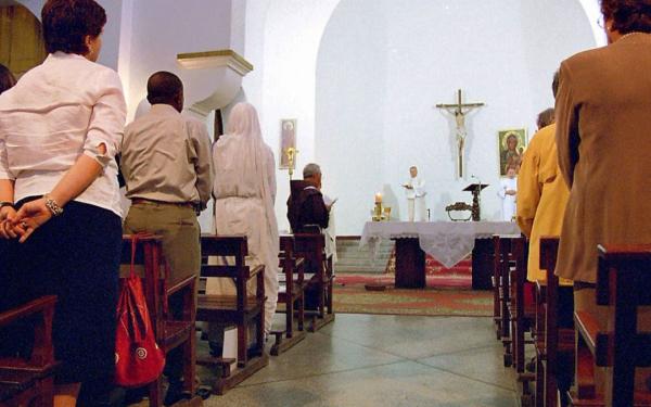 مغربيات يروين قصتهن بعد تحولهن من الإسلام إلى المسيحية: "أتظاهر بالصوم والصلاة تجنبا للمشاكل"