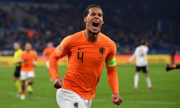 في مباراة مثيرة هولندا تعود من بعيد وتحسم بطاقتها الى المربع الذهبي بدوري الأمم (فيديو)