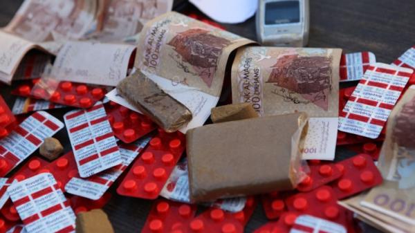 اعتقال "طالب مهندس" متهم بترويج أقراص الهلوسة