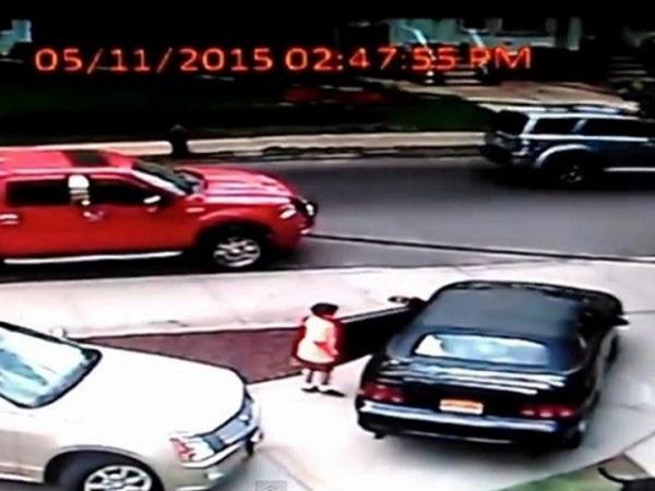 بالفيديو.. أصغر لص سيارات في العالم